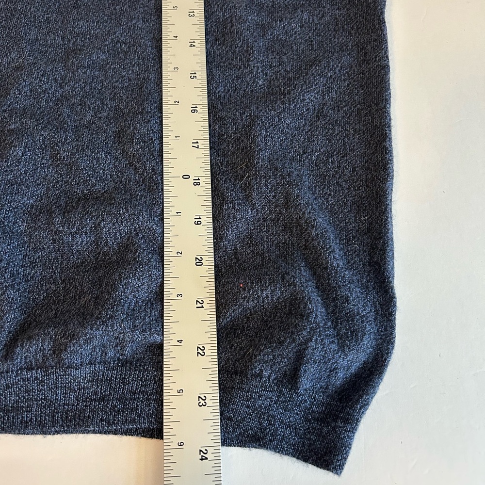 Calvin Klein Men's Navy merino wool V-Neck Sweater - Picture 7 of 7
